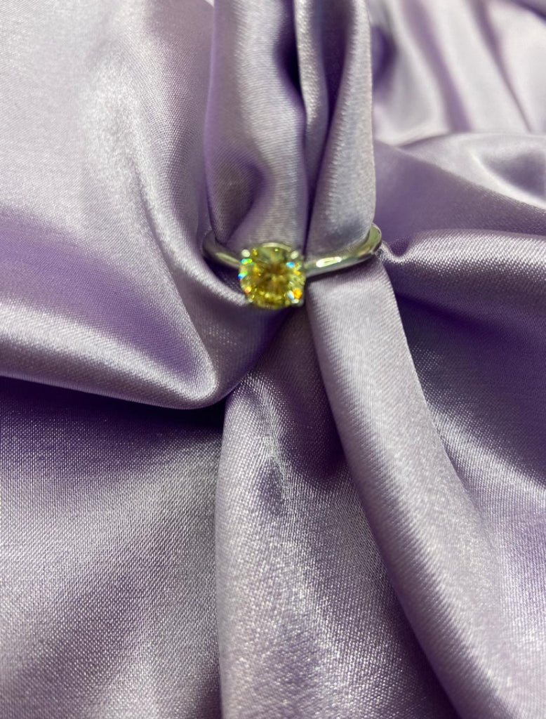 anillo solitario citrino