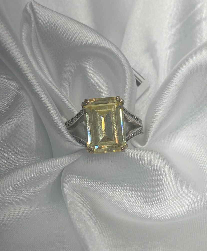 anillo citrino rectangular