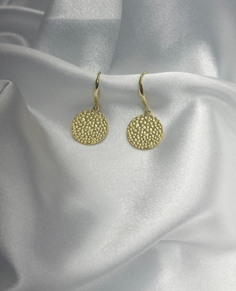 aretes con baño de oro