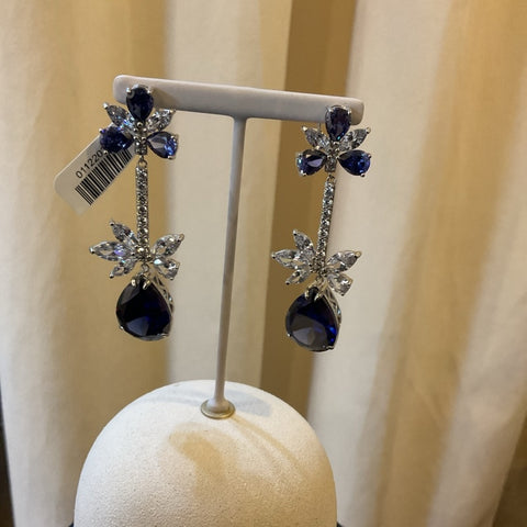 SAPPHIRE & WHITE TOPAZ EARRING