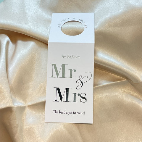 TARJETÓN VINO "MR&MRS"