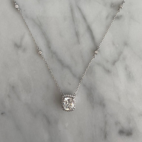 MOISSANITE NECKLACE COL/G CUADRADO MINI  CON HALO