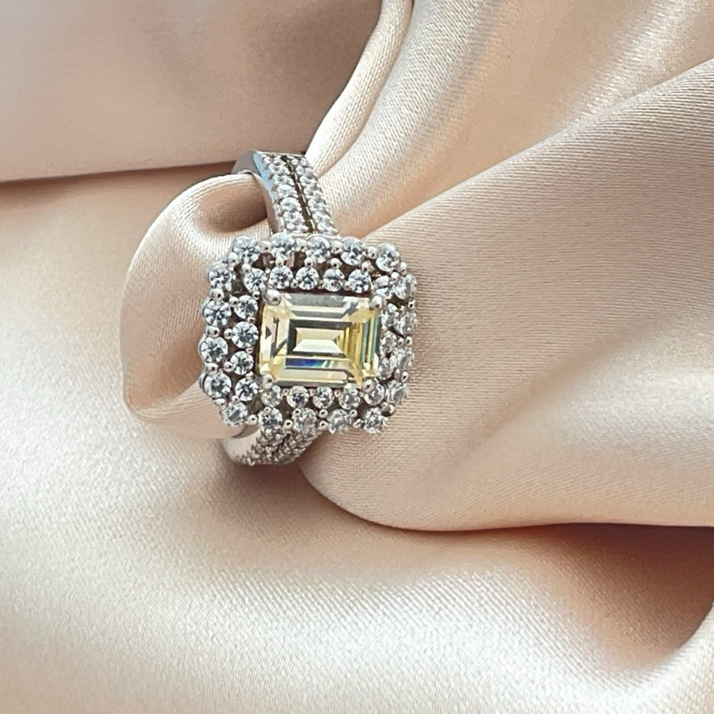 CANARY TOPAZ RING RECTANGULAR CON HALO FIGURAS