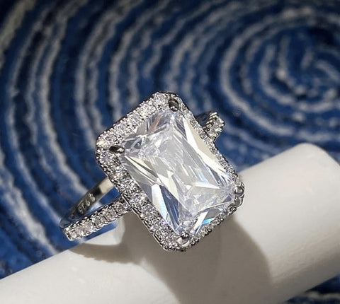 anillo circonita cubica con diamantes